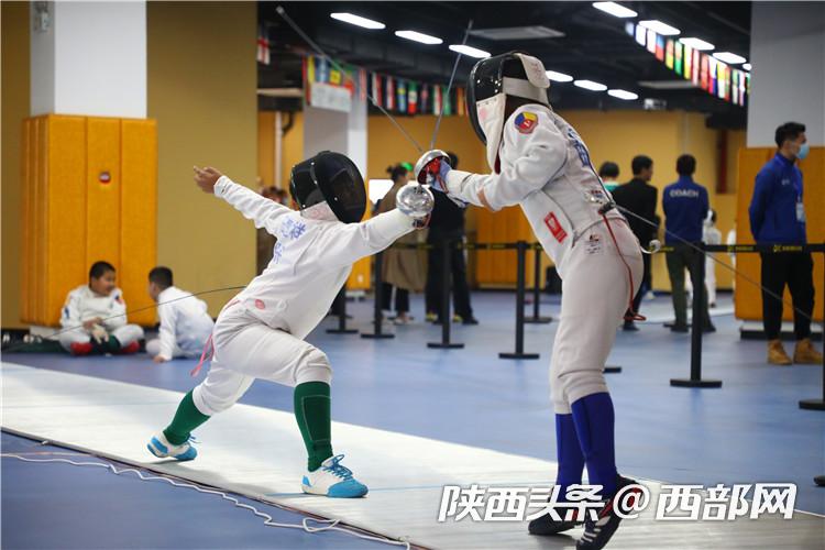 迎十四运会 近400名“小剑客”古城同竞技