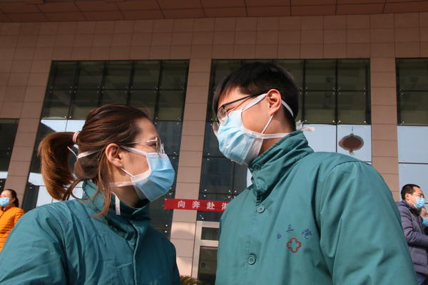 “520，我爱你！”一起驰援湖北的河南90后抗“疫”情侣结婚了