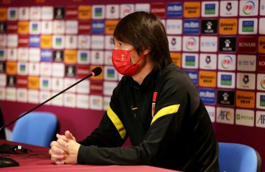 中国国家男子足球队0:1不敌日本国家男子足球队