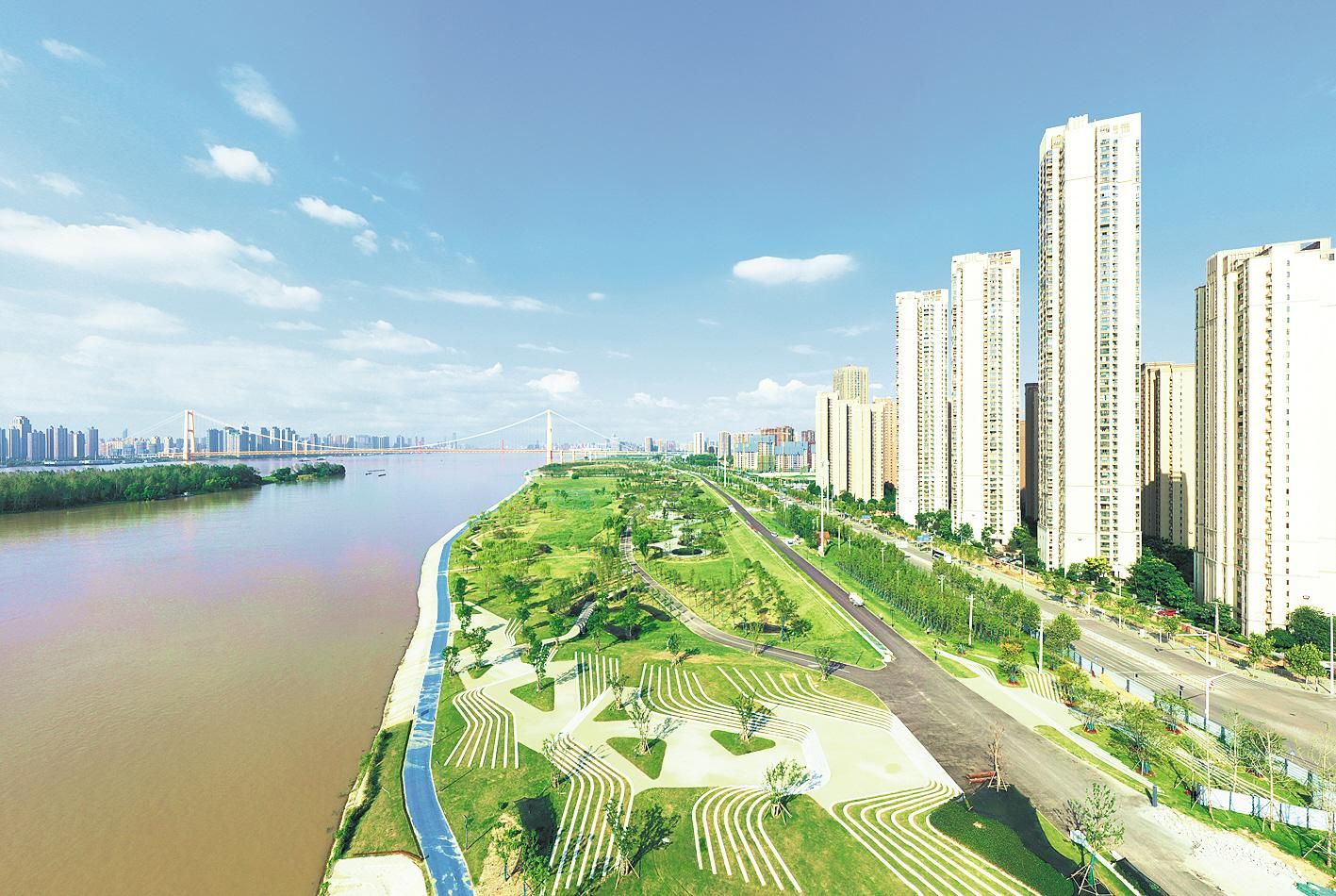 武汉洪山江滩公园惊艳亮相