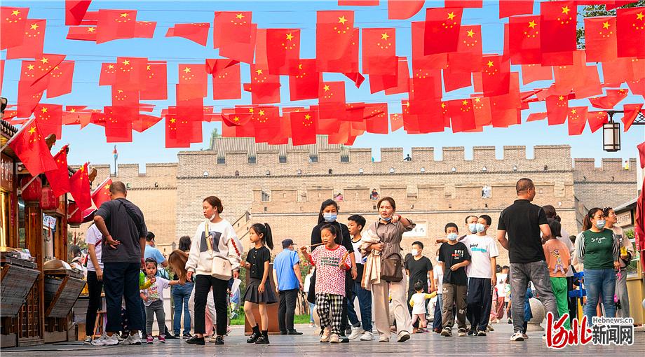 红旗飘飘 礼赞祖国|正定:鲜艳“中国红” 古城情意浓