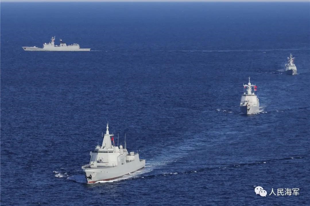 参加演习的中国海军编队。图片来源：人民海军
