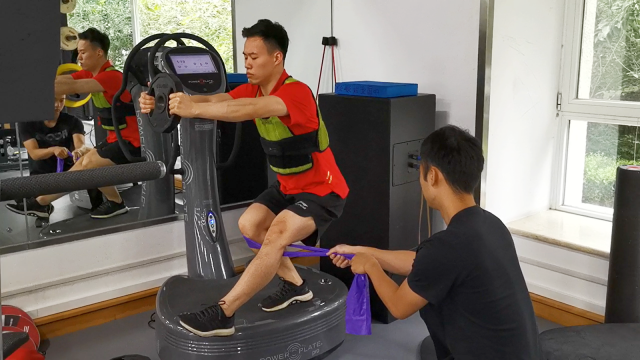 探秘冠军摇篮|奥运全运连轴转,运动防护师为运动员“加油”