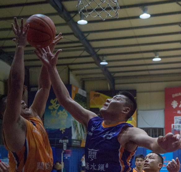 投资120万元自建球馆 福州这群“老男孩”有牛劲