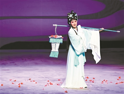 粤剧《黛玉》首演 带来传统戏曲与文学经典的双重享受