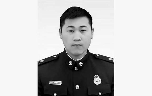 安徽消防员为救轻生女子牺牲续:仅24岁,参与灭火千余次