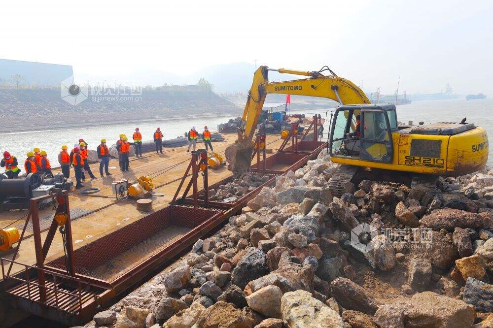 江西湖口：长江干流崩岸应急治理工程开工