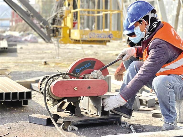 兰州重点招商引资项目有序复工 兰州奥体中心将如约完工