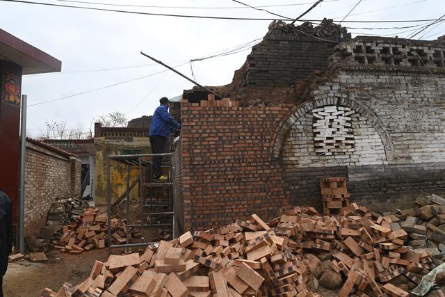 让受灾百姓在新房子里过春节