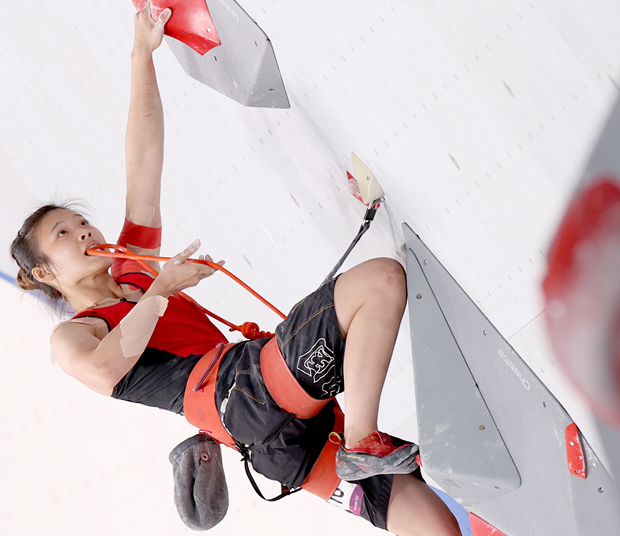 18岁夺得世界冠军，这位深圳姑娘被称为“世界攀爬最快的女人”