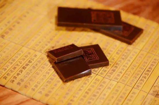 阿胶制品咋辨真假?