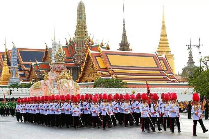 泰国国庆节 全国纪念先王普密蓬