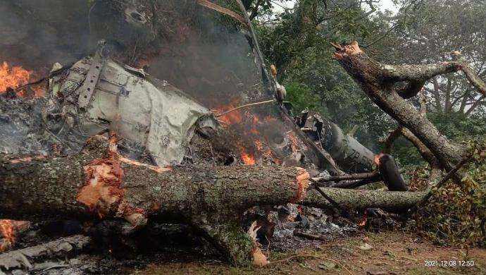 印度国防参谋长在直升机坠毁事故中遇难
