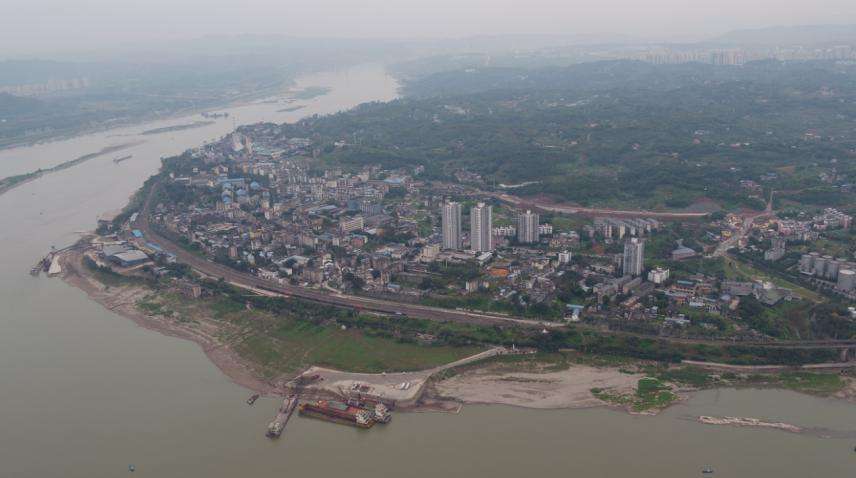 昔日“陡石塔” 今日“旅游村”