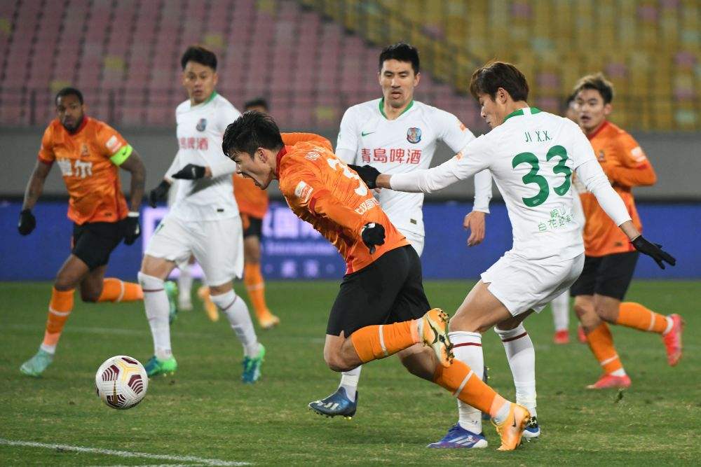 中超:联赛进入尾声 保级错综复杂