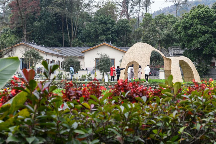 成都崇州：非遗竹艺编织乡村振兴好风景