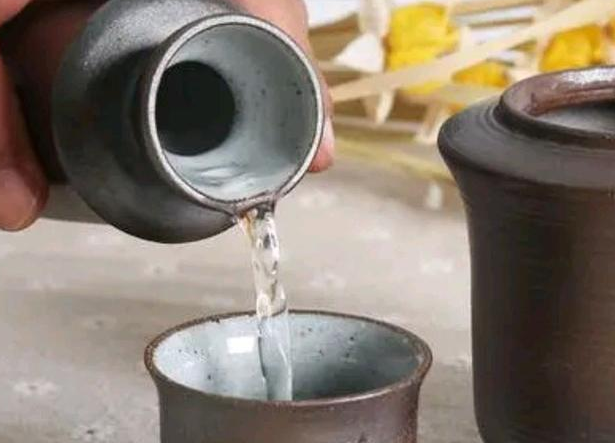 酱香酒:半年火热半年凉