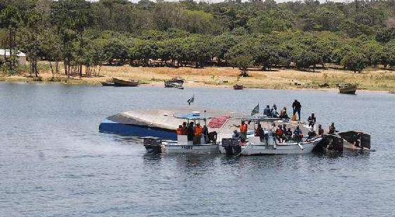 坦桑尼亚桑给巴尔一艘船倾覆致10人死亡
