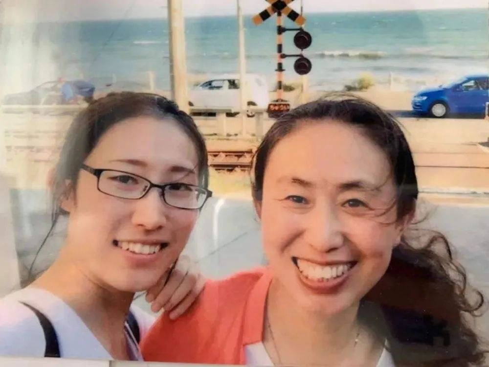 失去江歌的1894天,她终于做到了