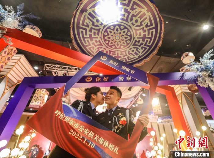 3次推迟婚期 满洲里抗疫民警兑现承诺:“我回来娶你了!”