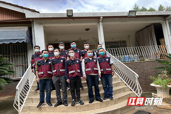 长沙8岁小女孩演唱《为爱守护》 送给“逆行”非洲的医生爸爸