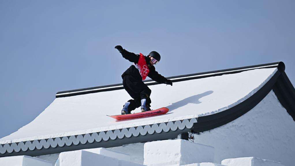 雪长城”上的飞檐走壁——北京冬奥会单板滑手体验“中国风”赛道
