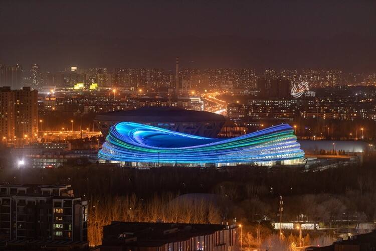“冰丝带”设计总负责人郑方来自山东宁阳，18年里参与7个奥运竞赛场馆设计