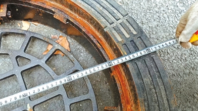 新换的井盖确实“怪齐整” 来看看郑州的智能井盖是啥样的?