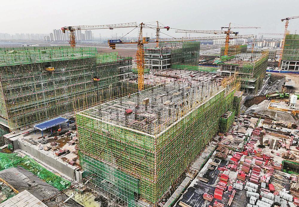 襄阳重大疫情救治基地项目冲刺全部封顶