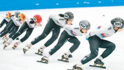 “小雪花”蕴藏大机遇 冬奥之火“点亮”冰雪产业