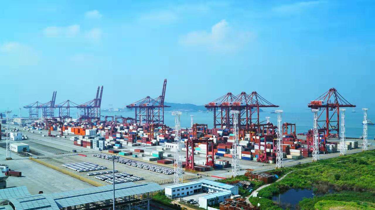 深圳港积极疏通货轮拥堵 保障全球供应链稳定