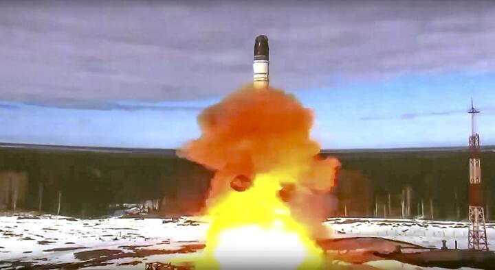  俄成功试射洲际弹道导弹 “可以打到地球上任何一个角落”
