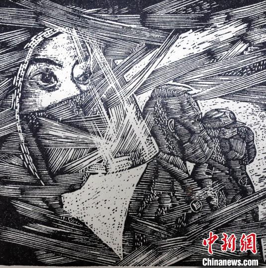 图为《防疫——全民核酸》系列版画作品。　陈晓静 摄