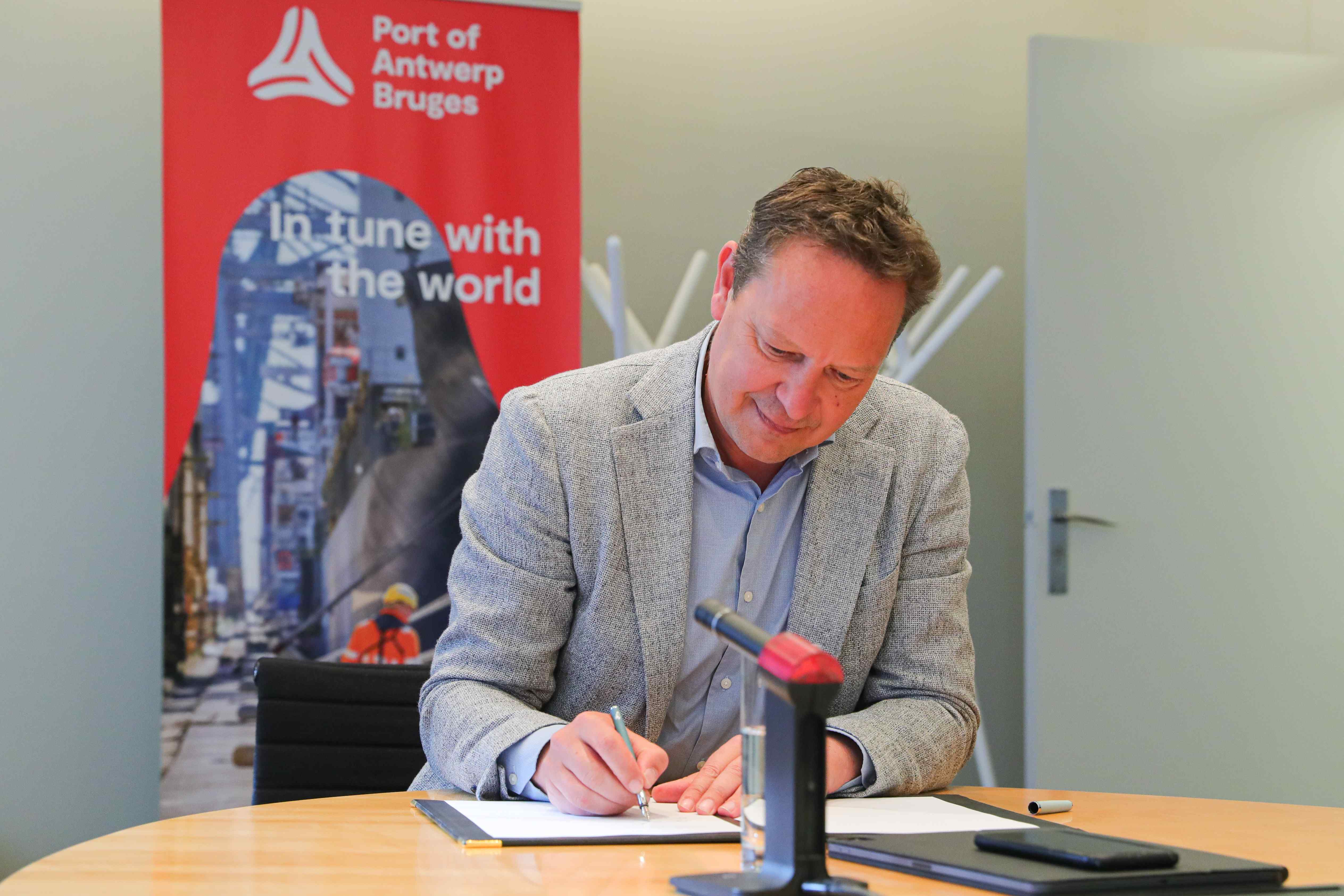 牵手比利时安特卫普-布鲁日港 集兆嘉正式登陆欧盟市场