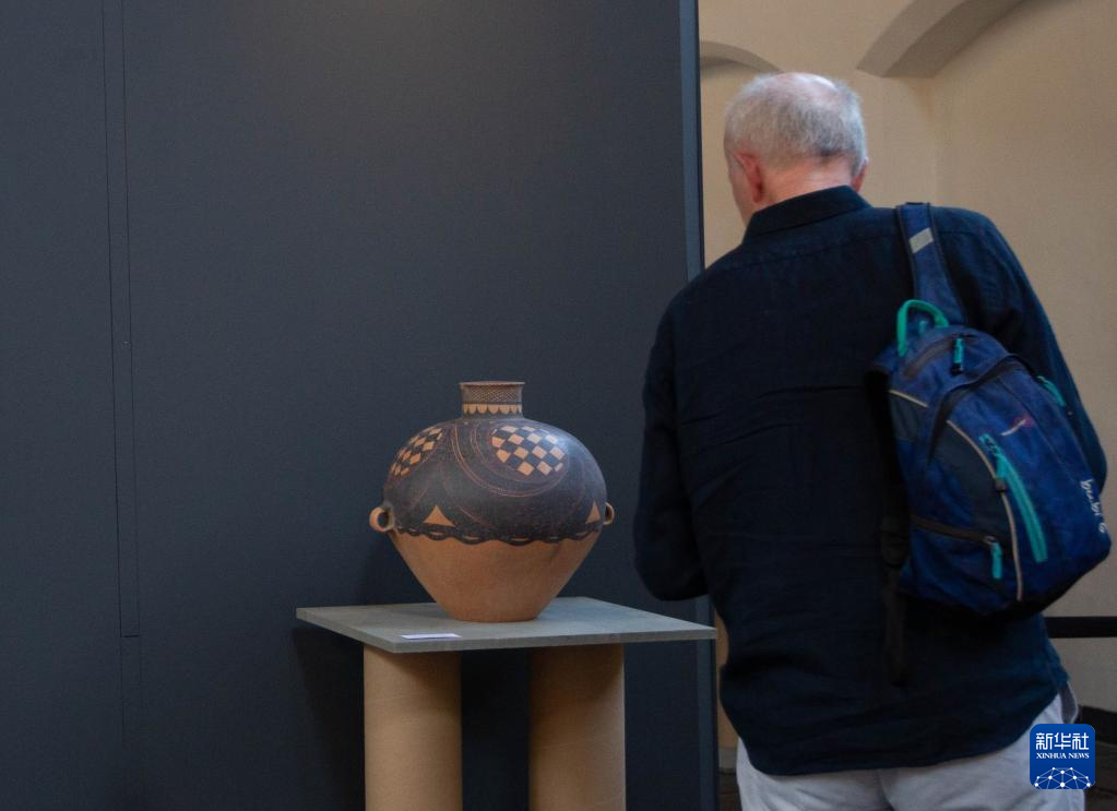 “马家窑回声”陶瓷艺术作品展在荷兰举办