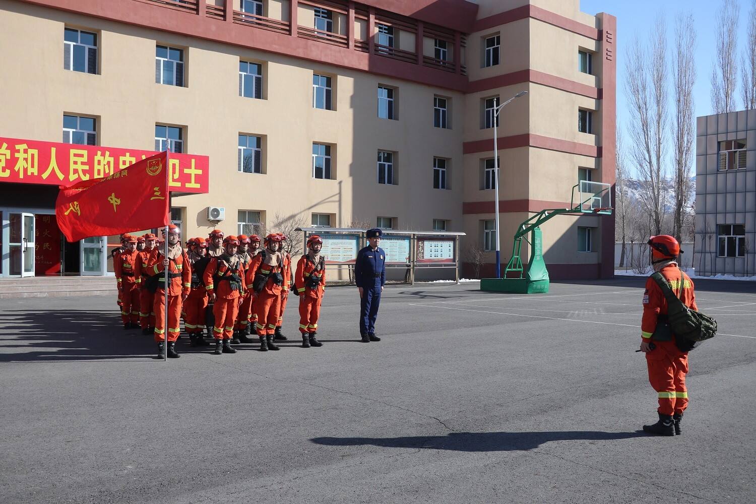 新疆阿勒泰地区富蕴县森林消防大队打造以防火灭火为中心的多样化应急救援主力军