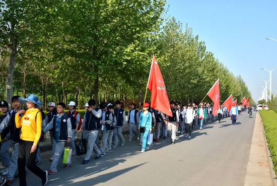 衡中同卷携手云浮地区中学远足活动