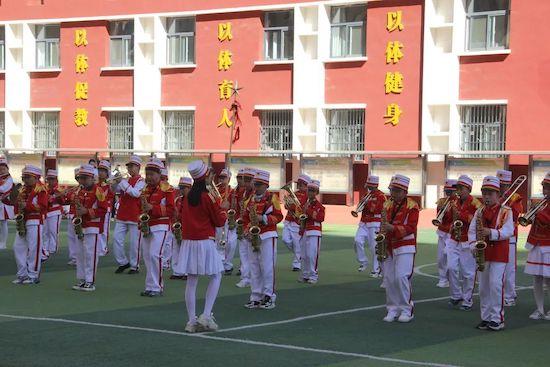 榆林高新小学举行新队员入队仪式暨第十届校园文化艺术节活动