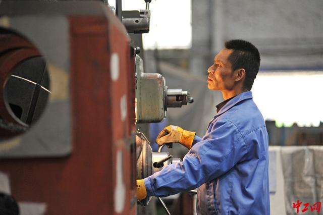 2022·劳动创造幸福」聚精会神