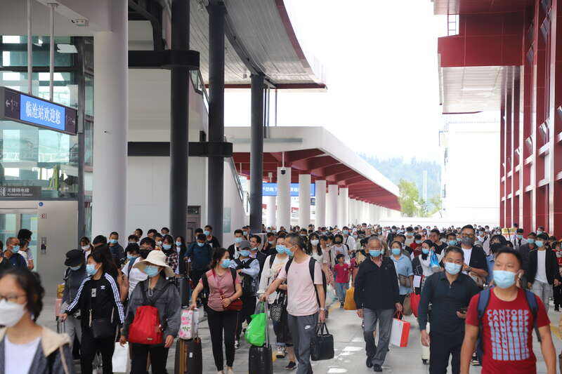 云南：铁路端午期间客流回升 发送旅客56万人次