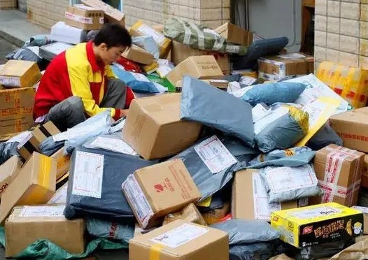 人均一年近77件!我国快递业务量连续8年居世界第一