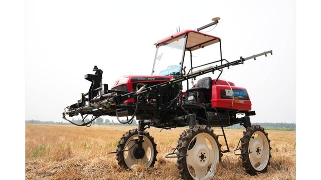 南京:无人农场 “智慧”耕种