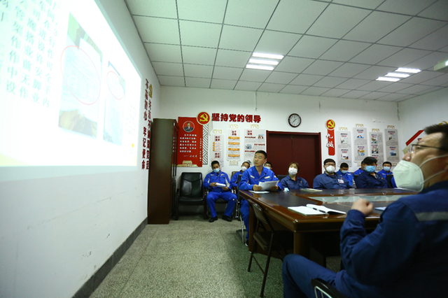 业务骨干现身说法“讲安全”,引领全员切切实实“重安全”