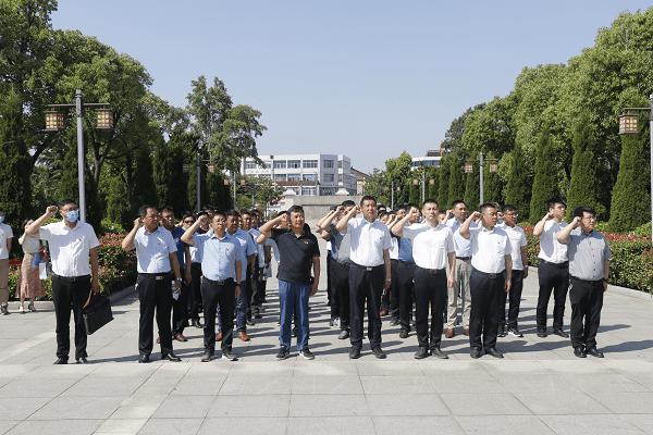 泰州姜堰张甸镇:缅怀先烈守初心 奋力担当勇作为