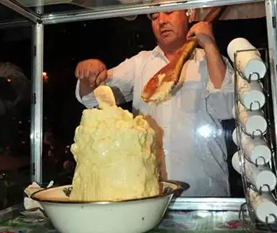 带新疆冰淇淋茶饮“出圈”