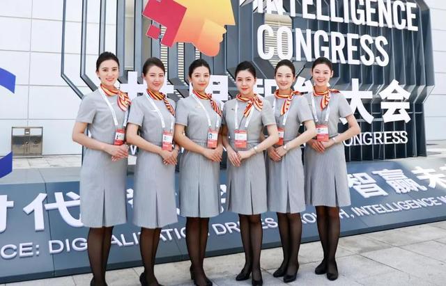 天津航空乘务员亮相第六届世界智能大会倾情为大会提供礼仪服务