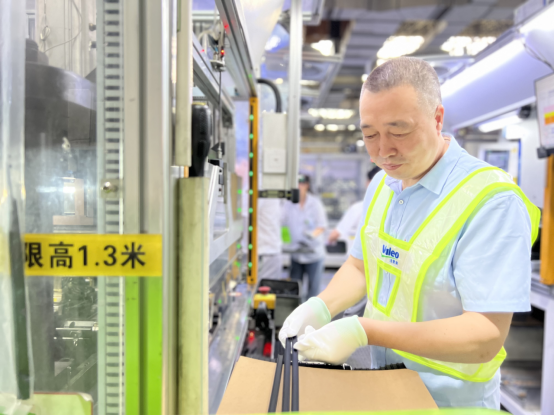 徐小春:当一周工人!工会“娘家人”在一线淬炼“初心”