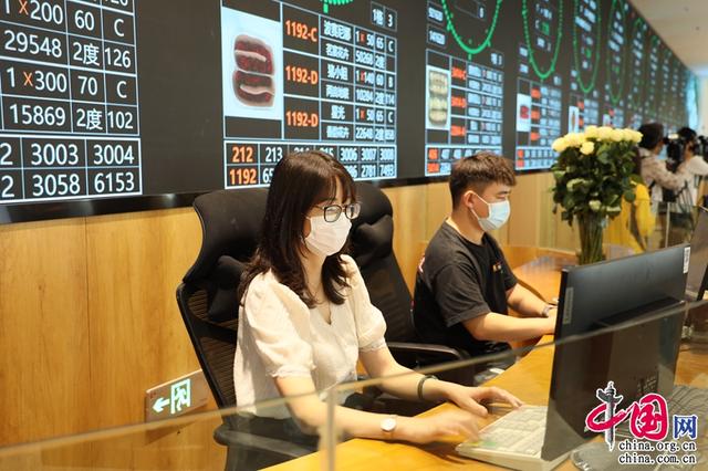 云南晋宁国际花卉交易物流中心启用 为鲜切花交易插上高速的“翅膀”