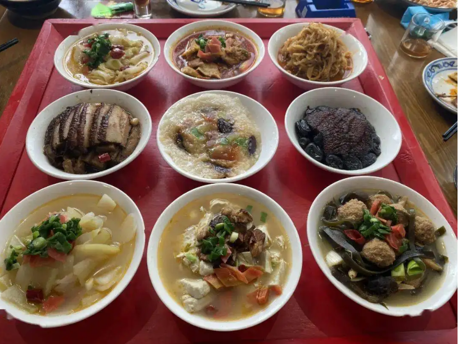 趣说凉山：传统越西“九大碗” 用餐要按规矩来