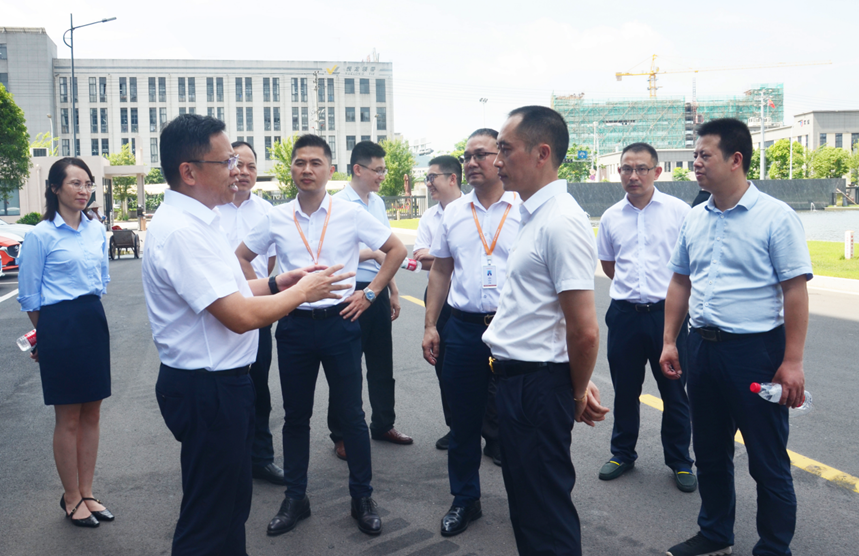 嵊州市市长裘建勇一行莅临金帝考察调研,助推企业高质量发展